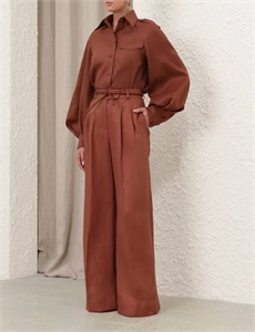 {{productViewItem.photos[photoViewList.activeNavIndex].Alt || productViewItem.photos[photoViewList.activeNavIndex].Description || 'Костюм ZIMMERMANN'}}