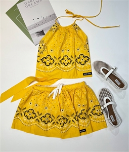 {{productViewItem.photos[photoViewList.activeNavIndex].Alt || productViewItem.photos[photoViewList.activeNavIndex].Description || 'Костюм MIU MIU'}}