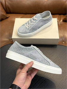 {{productViewItem.photos[photoViewList.activeNavIndex].Alt || productViewItem.photos[photoViewList.activeNavIndex].Description || 'кеды SANTONI из натуральной замши'}}