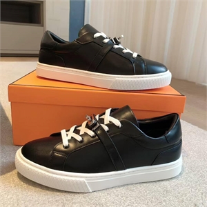 {{productViewItem.photos[photoViewList.activeNavIndex].Alt || productViewItem.photos[photoViewList.activeNavIndex].Description || 'кеды HERMES'}}