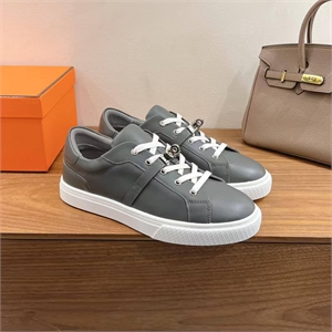 {{productViewItem.photos[photoViewList.activeNavIndex].Alt || productViewItem.photos[photoViewList.activeNavIndex].Description || 'кеды HERMES'}}