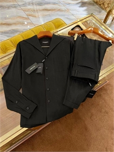 {{productViewItem.photos[photoViewList.activeNavIndex].Alt || productViewItem.photos[photoViewList.activeNavIndex].Description || 'Костюм из льна DG'}}