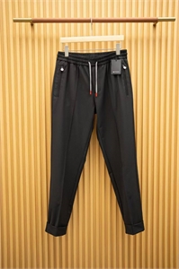 {{productViewItem.photos[photoViewList.activeNavIndex].Alt || productViewItem.photos[photoViewList.activeNavIndex].Description || 'Брюки KITON'}}