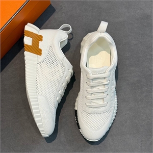 {{productViewItem.photos[photoViewList.activeNavIndex].Alt || productViewItem.photos[photoViewList.activeNavIndex].Description || 'Кроссовки HERMES'}}