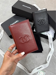 {{productViewItem.photos[photoViewList.activeNavIndex].Alt || productViewItem.photos[photoViewList.activeNavIndex].Description || 'Обложка CHANEL'}}