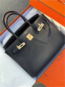 {{productViewItem.photos[photoViewList.activeNavIndex].Alt || productViewItem.photos[photoViewList.activeNavIndex].Description || 'Сумка HERMES'}}
