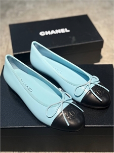 {{productViewItem.photos[photoViewList.activeNavIndex].Alt || productViewItem.photos[photoViewList.activeNavIndex].Description || 'Балетки CHANEL'}}