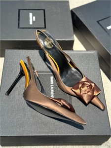 {{productViewItem.photos[photoViewList.activeNavIndex].Alt || productViewItem.photos[photoViewList.activeNavIndex].Description || 'Туфли YSL'}}