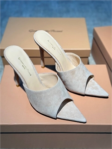 {{productViewItem.photos[photoViewList.activeNavIndex].Alt || productViewItem.photos[photoViewList.activeNavIndex].Description || 'Босоножки GIANVITO ROSSI'}}