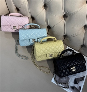 {{productViewItem.photos[photoViewList.activeNavIndex].Alt || productViewItem.photos[photoViewList.activeNavIndex].Description || 'Сумка CHANEL'}}