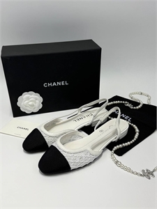 {{productViewItem.photos[photoViewList.activeNavIndex].Alt || productViewItem.photos[photoViewList.activeNavIndex].Description || 'Туфли CHANEL'}}