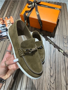 {{productViewItem.photos[photoViewList.activeNavIndex].Alt || productViewItem.photos[photoViewList.activeNavIndex].Description || 'Лоферы HERMES'}}