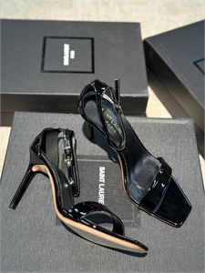 {{productViewItem.photos[photoViewList.activeNavIndex].Alt || productViewItem.photos[photoViewList.activeNavIndex].Description || 'Босоножки YSL'}}