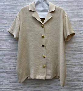 {{productViewItem.photos[photoViewList.activeNavIndex].Alt || productViewItem.photos[photoViewList.activeNavIndex].Description || 'Костюм Schiaparelli'}}