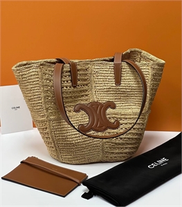 {{productViewItem.photos[photoViewList.activeNavIndex].Alt || productViewItem.photos[photoViewList.activeNavIndex].Description || 'Сумка CELINE'}}