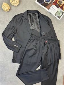 {{productViewItem.photos[photoViewList.activeNavIndex].Alt || productViewItem.photos[photoViewList.activeNavIndex].Description || 'Классический костюм KITON'}}