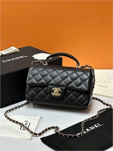 {{productViewItem.photos[photoViewList.activeNavIndex].Alt || productViewItem.photos[photoViewList.activeNavIndex].Description || 'Сумка CHANEL'}}