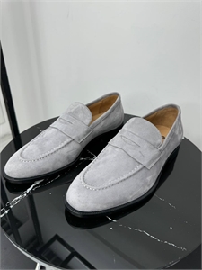 {{productViewItem.photos[photoViewList.activeNavIndex].Alt || productViewItem.photos[photoViewList.activeNavIndex].Description || 'лоферы LP'}}
