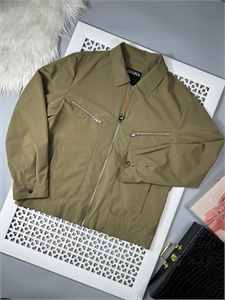 {{productViewItem.photos[photoViewList.activeNavIndex].Alt || productViewItem.photos[photoViewList.activeNavIndex].Description || 'Ветровка ZEGNA'}}