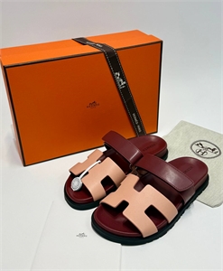 {{productViewItem.photos[photoViewList.activeNavIndex].Alt || productViewItem.photos[photoViewList.activeNavIndex].Description || 'Тапочки HERMES'}}