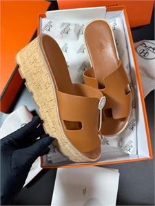 {{productViewItem.photos[photoViewList.activeNavIndex].Alt || productViewItem.photos[photoViewList.activeNavIndex].Description || 'Сабо HERMES'}}