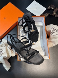 {{productViewItem.photos[photoViewList.activeNavIndex].Alt || productViewItem.photos[photoViewList.activeNavIndex].Description || 'Сандалии HERMES'}}