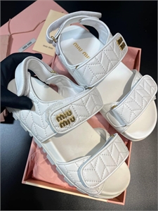 {{productViewItem.photos[photoViewList.activeNavIndex].Alt || productViewItem.photos[photoViewList.activeNavIndex].Description || 'Сандалии MIU MIU'}}