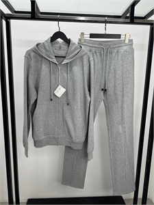 {{productViewItem.photos[photoViewList.activeNavIndex].Alt || productViewItem.photos[photoViewList.activeNavIndex].Description || 'Спортивный костюм BC'}}
