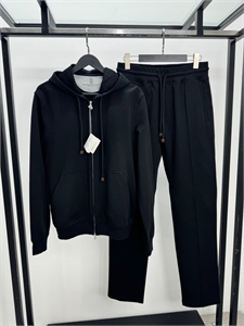 {{productViewItem.photos[photoViewList.activeNavIndex].Alt || productViewItem.photos[photoViewList.activeNavIndex].Description || 'Спортивный костюм BC'}}