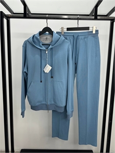 {{productViewItem.photos[photoViewList.activeNavIndex].Alt || productViewItem.photos[photoViewList.activeNavIndex].Description || 'Спортивный костюм BC'}}
