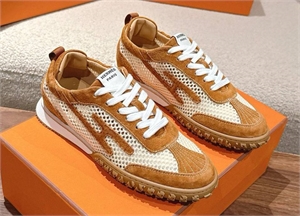 {{productViewItem.photos[photoViewList.activeNavIndex].Alt || productViewItem.photos[photoViewList.activeNavIndex].Description || 'Кроссовки HERMES'}}