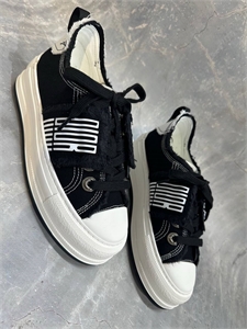 {{productViewItem.photos[photoViewList.activeNavIndex].Alt || productViewItem.photos[photoViewList.activeNavIndex].Description || 'Кеды DIOR'}}