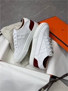 {{productViewItem.photos[photoViewList.activeNavIndex].Alt || productViewItem.photos[photoViewList.activeNavIndex].Description || 'Кеды HERMES'}}