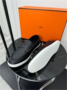 {{productViewItem.photos[photoViewList.activeNavIndex].Alt || productViewItem.photos[photoViewList.activeNavIndex].Description || 'Слипоны HERMES'}}