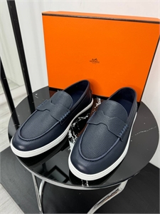 {{productViewItem.photos[photoViewList.activeNavIndex].Alt || productViewItem.photos[photoViewList.activeNavIndex].Description || 'Слипоны HERMES'}}