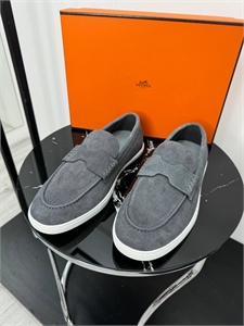 {{productViewItem.photos[photoViewList.activeNavIndex].Alt || productViewItem.photos[photoViewList.activeNavIndex].Description || 'Слипоны HERMES'}}
