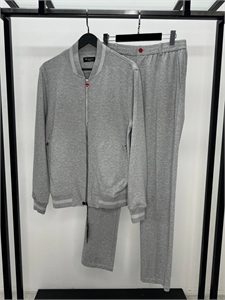 {{productViewItem.photos[photoViewList.activeNavIndex].Alt || productViewItem.photos[photoViewList.activeNavIndex].Description || 'Спортивный костюм KITON'}}