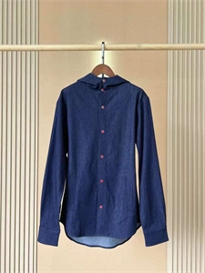 {{productViewItem.photos[photoViewList.activeNavIndex].Alt || productViewItem.photos[photoViewList.activeNavIndex].Description || 'Рубашка KITON'}}