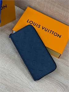 {{productViewItem.photos[photoViewList.activeNavIndex].Alt || productViewItem.photos[photoViewList.activeNavIndex].Description || 'кошелёк LV'}}