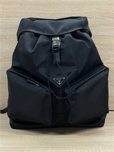{{productViewItem.photos[photoViewList.activeNavIndex].Alt || productViewItem.photos[photoViewList.activeNavIndex].Description || 'Рюкзак PRADA'}}