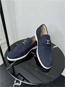 {{productViewItem.photos[photoViewList.activeNavIndex].Alt || productViewItem.photos[photoViewList.activeNavIndex].Description || 'Лоферы LV'}}