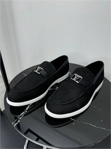 {{productViewItem.photos[photoViewList.activeNavIndex].Alt || productViewItem.photos[photoViewList.activeNavIndex].Description || 'Лоферы LV'}}
