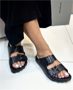 {{productViewItem.photos[photoViewList.activeNavIndex].Alt || productViewItem.photos[photoViewList.activeNavIndex].Description || 'Тапочки BALENCIAGA'}}