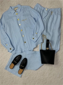 {{productViewItem.photos[photoViewList.activeNavIndex].Alt || productViewItem.photos[photoViewList.activeNavIndex].Description || 'Костюм Schiaparelli'}}