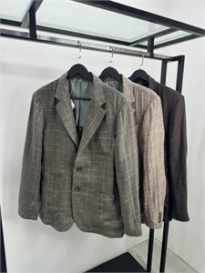 {{productViewItem.photos[photoViewList.activeNavIndex].Alt || productViewItem.photos[photoViewList.activeNavIndex].Description || 'Костюм BRUNELLO CUCINELLI (лен)'}}