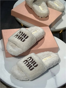 {{productViewItem.photos[photoViewList.activeNavIndex].Alt || productViewItem.photos[photoViewList.activeNavIndex].Description || 'Тапочки MIU MIU'}}