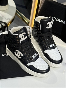 {{productViewItem.photos[photoViewList.activeNavIndex].Alt || productViewItem.photos[photoViewList.activeNavIndex].Description || 'Кеды CHANEL'}}