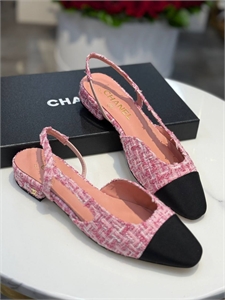 {{productViewItem.photos[photoViewList.activeNavIndex].Alt || productViewItem.photos[photoViewList.activeNavIndex].Description || 'Туфли CHANEL'}}