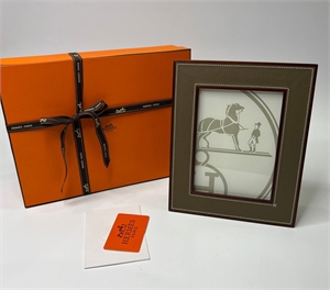 Рамка вертикальная HERMES 146268