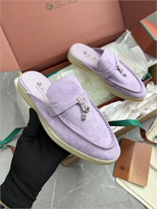 {{productViewItem.photos[photoViewList.activeNavIndex].Alt || productViewItem.photos[photoViewList.activeNavIndex].Description || 'Мюли LORO PIANA'}}